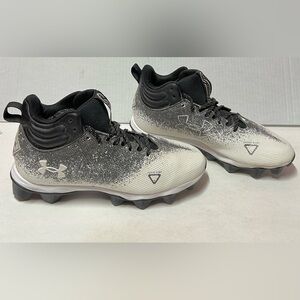 Under Armour Men’s Spotlight Franchise Lockdown 2.0 RM Football Cleats